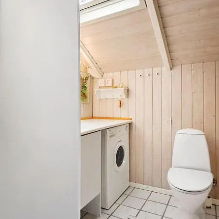Hébergement de vacances Three-bedroom Holiday In Bjert