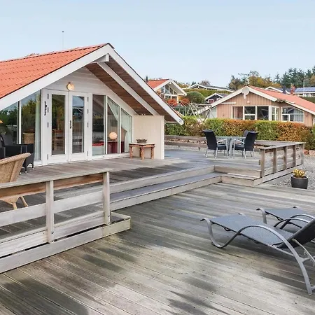 Three-bedroom Holiday In Bjert * Binderup Strand